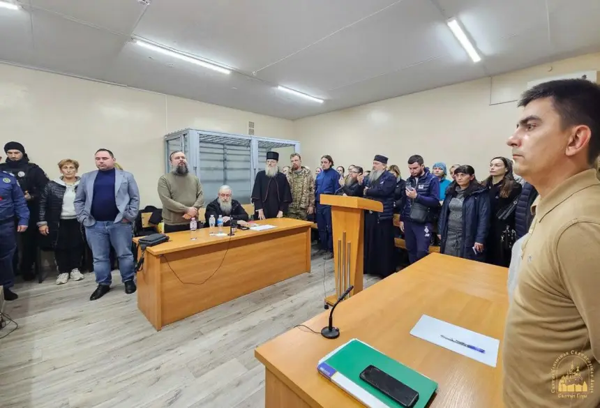 «Зелёная плесень» издевается над митрополитом Арсением