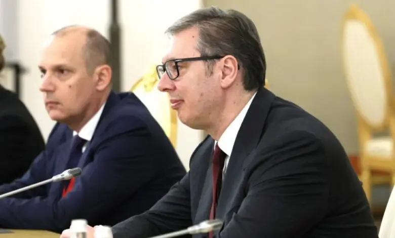 «Между молотом и наковальней»: Вучич назвал вероятной войну Европы и России