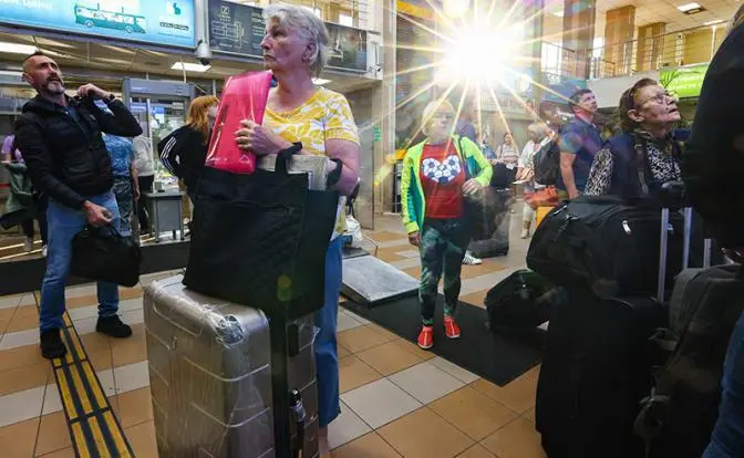 «Украинский исход» идет по двум направлениям. Кто и почему выбирает Россию?