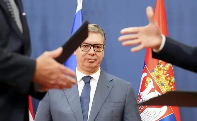 Вучич сделал ход конем: Сербия решила помочь оружием киевской хунте