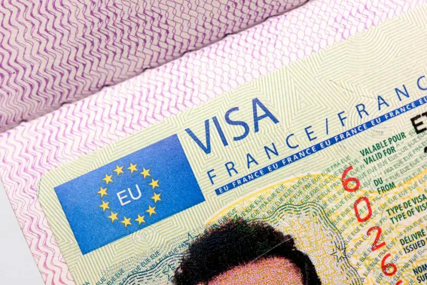 Почему Европейский союз объявил Москве визовую войну