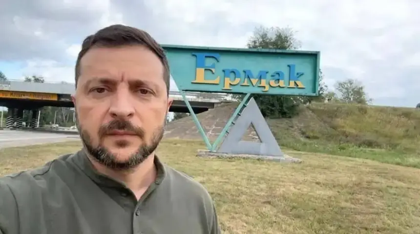 Зеленский станет первым "королём" Украины? Зачем убирали Ермака