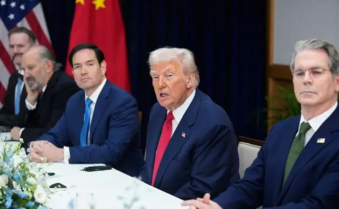 Трамп сливает интересы Америки в угоду своим амбициям Трамп сливает интересы Америки в угоду своим амбициям