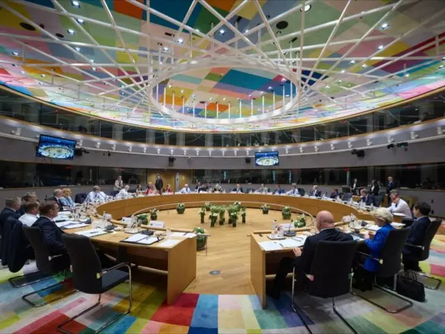 В Европе подняли мятеж: назрело решение, которое расколет ЕС В Европе подняли мятеж: назрело решение, которое расколет ЕС