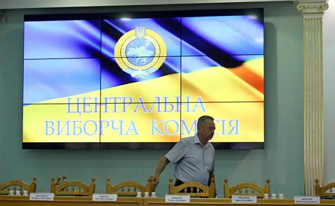 Без денацификации вместо Зеленского президентом назначат другого бандита