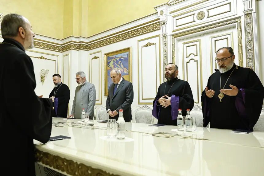 Армения: «компромат в рясах» и «Четвёртая Республика» по лекалам Баку