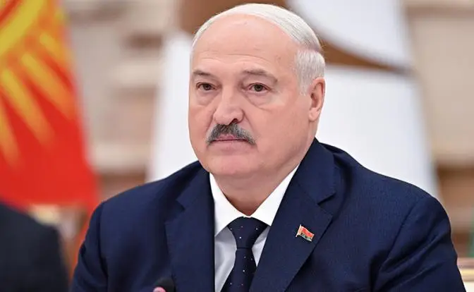 Лукашенко назвал тех, кому доверяет — Путин, Трамп с Меланией и «Орешник»