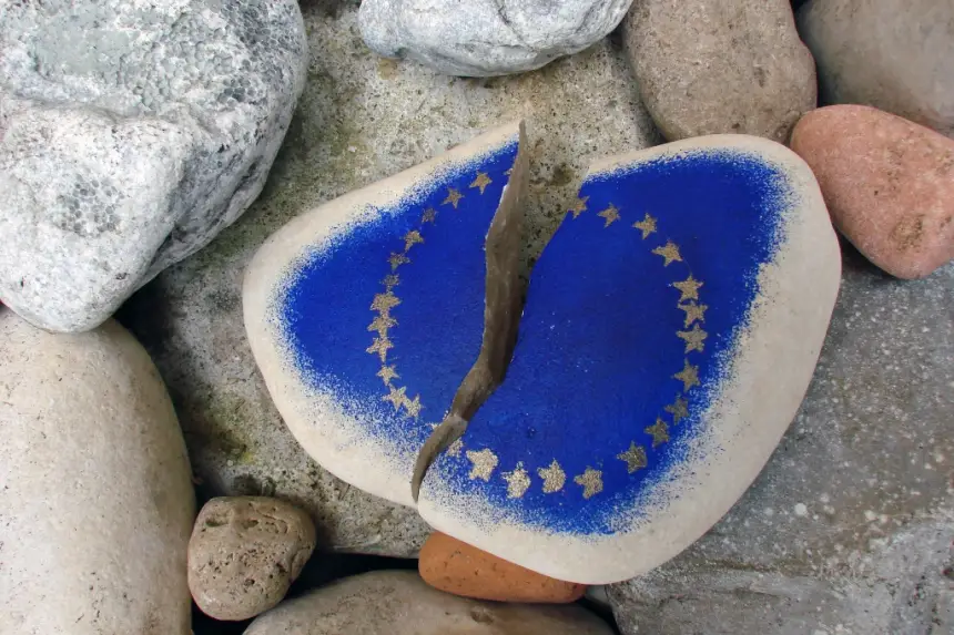 Евросоюз должен быть разрушен