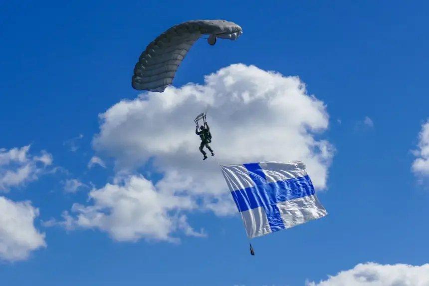 Неужели история ничему не научила горячих финских парней?