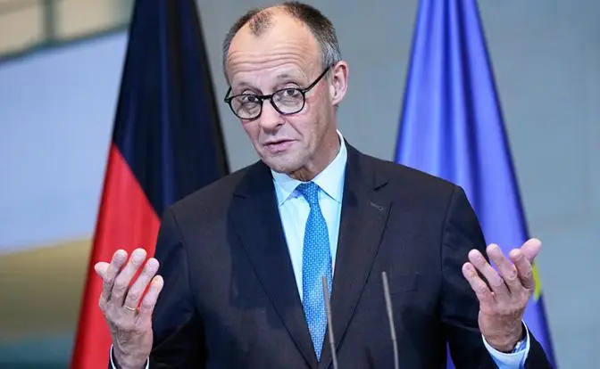 Пугая немцев возрождением СССР, Мерц может пропустит восстановление ГДР