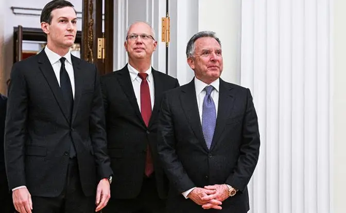 Кирилл Дмитриев в Майами, вокруг шевелят усами немцы, французы, британцы