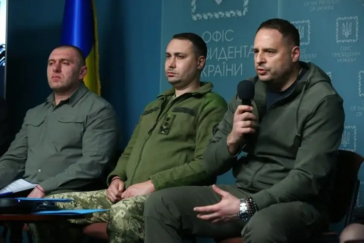 Шесть теней Ермака: кого в итоге закопают в «политической могиле»