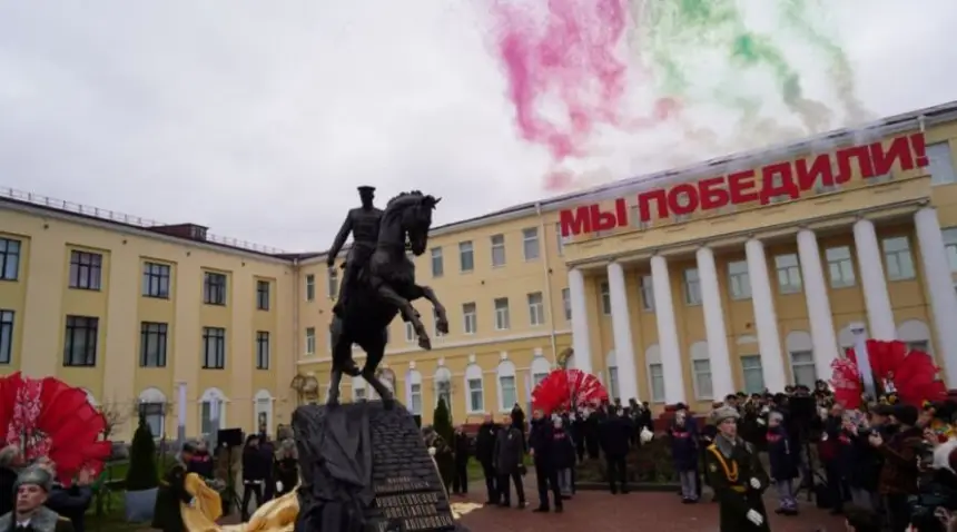 В Белоруссии открыли памятник Рокоссовскому. Змагары в бешенстве