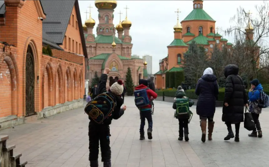 Великая зрада: русские школы обнаружили по всей Украине