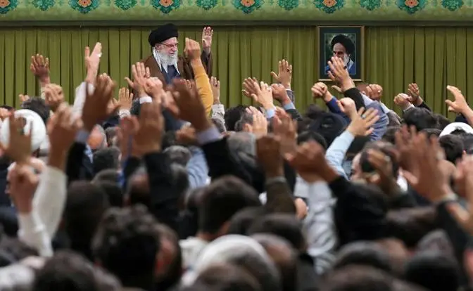 «Лидер Ирана изготовился для бегства в Россию»: