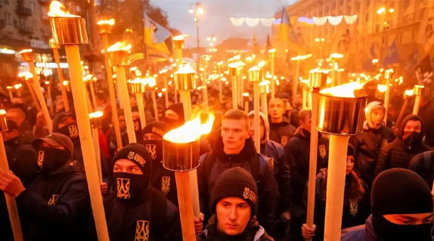 Junge Welt: Зеленский продвигает во власть махровых нацистов