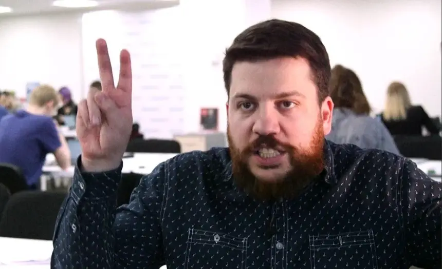 Жаба и гадюки: Видного навальниста Волкова хотят посадить на Украине