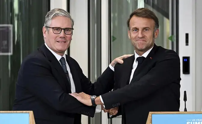 «До последнего европейца!»: Макрон и Стармер рвутся поиграть в войнушку