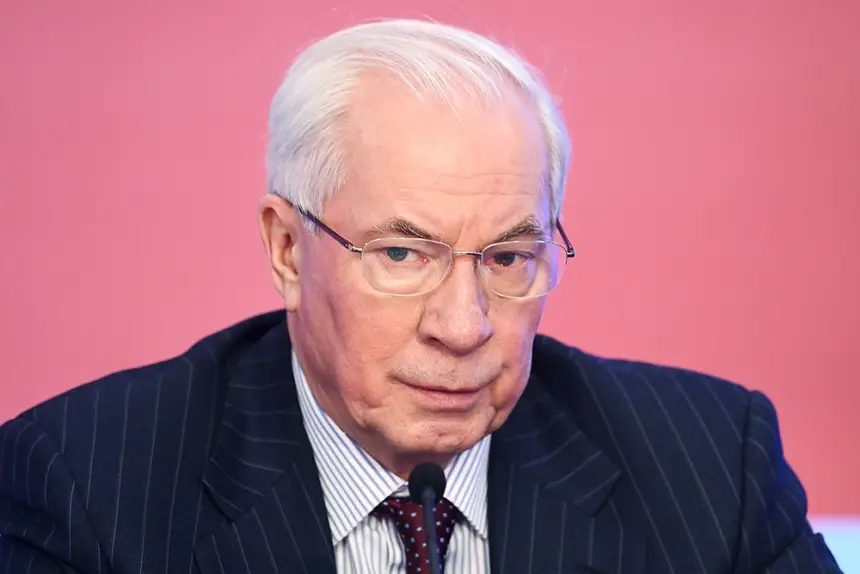 «Он просто гном»: Азаров сравнил Зеленского с Залужным