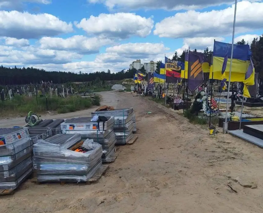 Жители Украинки постоянно хоронят земляков и клянут власти