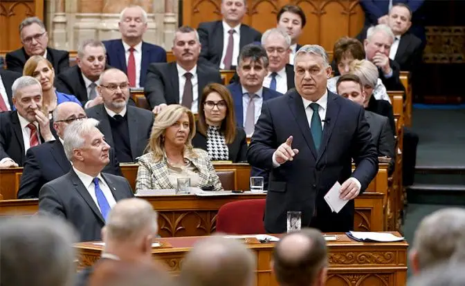 Брюссель не скрывает, что весной намерен расправиться с Орбаном