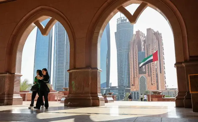 The Sun пугает: «Украинствующих» британцев Эмираты враз выдадут России