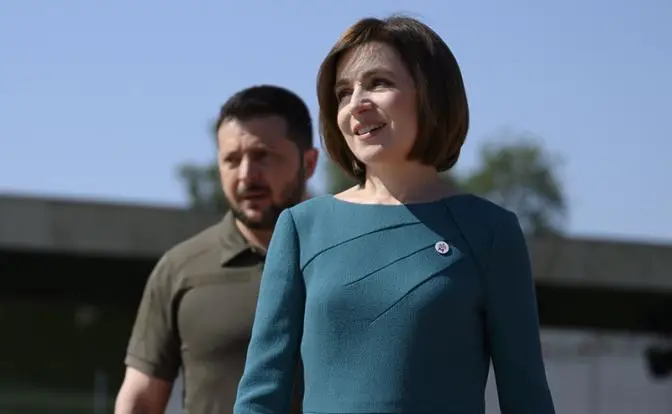 «Пожар войны на весь ЕС»: Зеленский делает Санду непристойные предложения