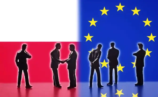 Polexit: Зачем «маленький Дональд» натягивает евросову на польский глобус