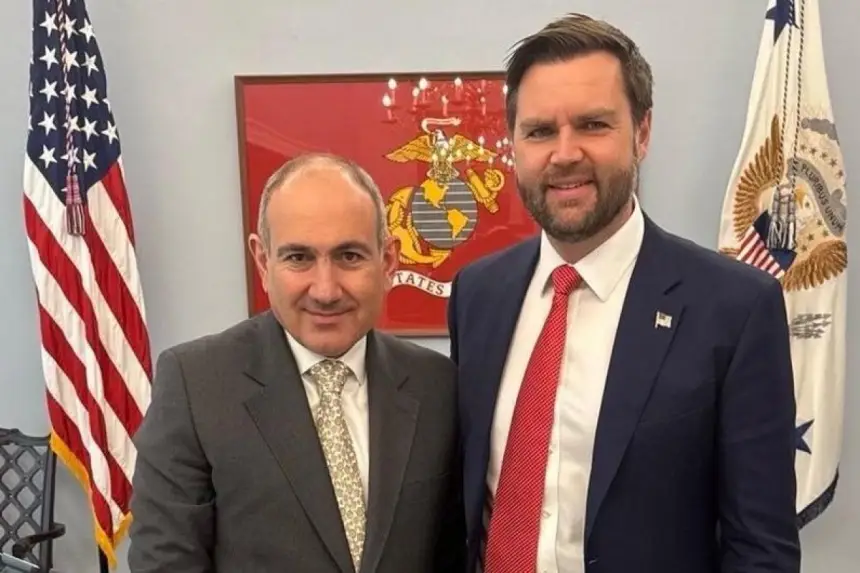 Пашинян гнусно выдавливает Россию из Армении