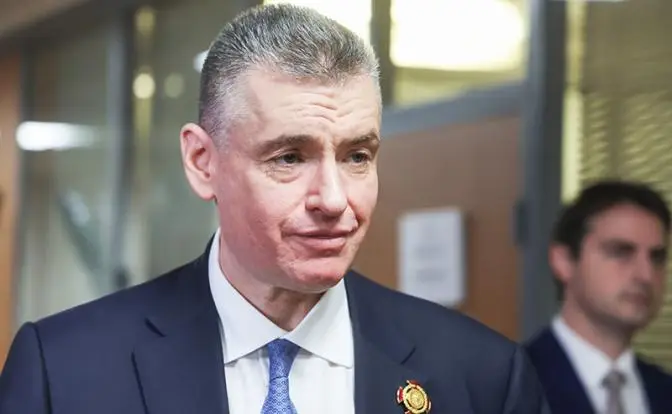 «ЛДПР нынче не та»: Слуцкий прокатился по Екатеринбургу с ветерком