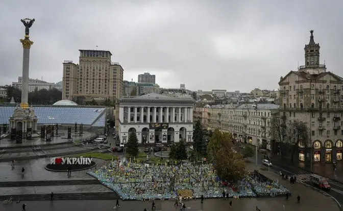 В Киеве уже озаботились строительством группового мавзолея для Зеленского