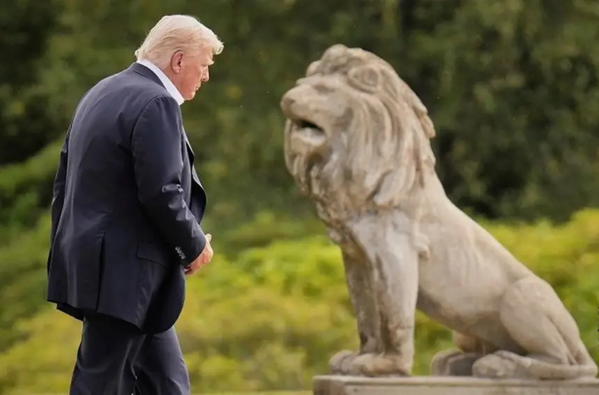 Больше не царь зверей. Трампа готовы кусать даже «шакалы»