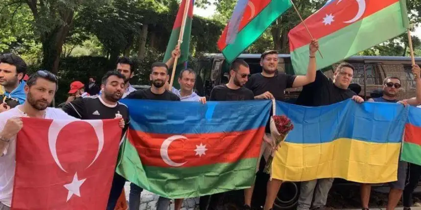 «Никто Баку из Москвы диктовать не смеет!» – на ТВ Азербайджана дерзят