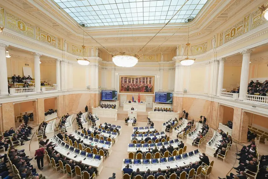 Ни Telegram, ни «Макс»: в Петербурге раскрыли, куда уходят депутаты