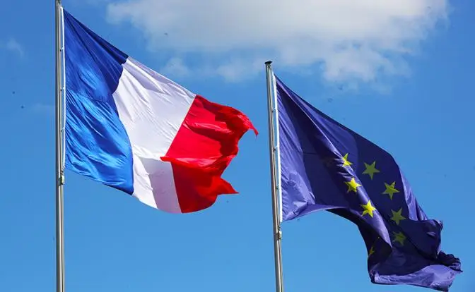 Долой флаги ЕС: «Маленькие мэры» — против «брюссельского ига»