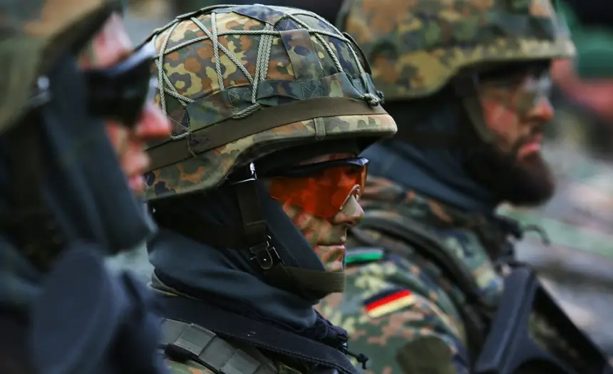 Европа не сошла с ума, она готовится к войне