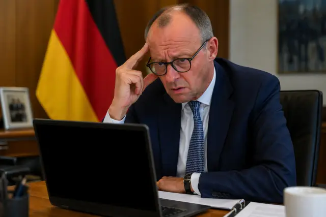 Едкие нападки: канцлер Германии заявил об унижениях в соцсетях