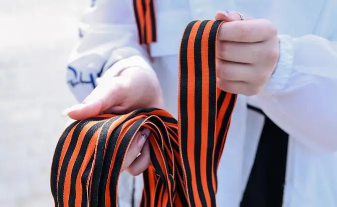 Страсти по Георгиевской ленте: Где носить, чтобы штраф не получить