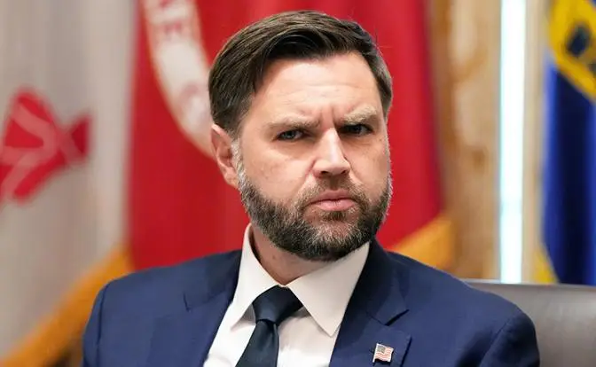 «Джей Ди Вэнс работает на Кремль и помогает русским»