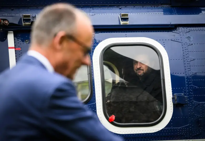 Зеленский в Берлине: Украина – немецкий холуй