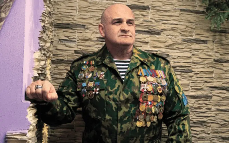 Боевой офицер наглядно показал, как обманывают Путина