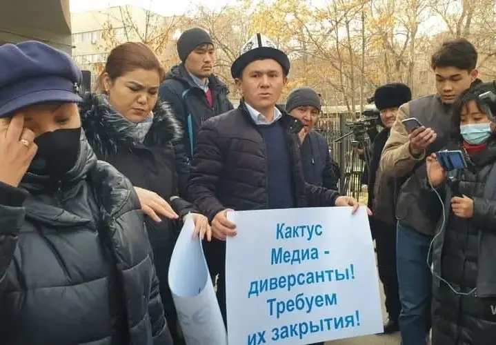 «Мягкая сила» Запада и радикальный исламизм. Главные угрозы для Киргизии