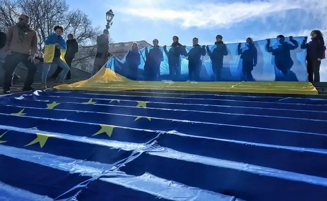 «Ласковое теля» Зеленский получил отлуп от обеих «мамок»