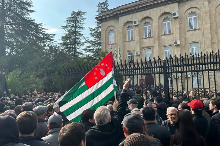 Как Запад вмешивается в политику Абхазии. Защитится ли Сухум к выборам?