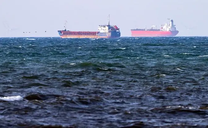 Шведы по-пиратски ловят на море сухогрузы, чтобы отдать их Украине