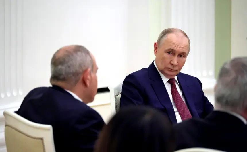 «Поставить мат Кремлю в три хода»: как Пашинян планирует обыграть Путина