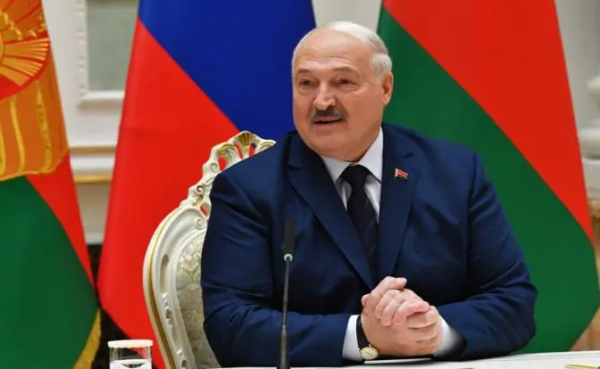 Макрон пошлет в Минск доверенное лицо для охмурения Батьки