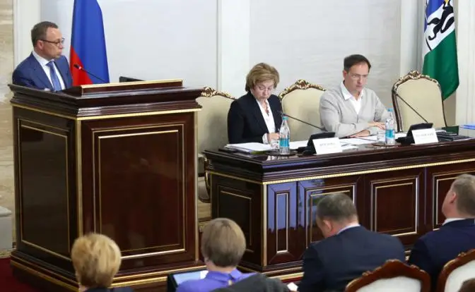 «Красная» Сибирь: КПРФ наступает, давит, «Единая Россия» бежит, теряя людей