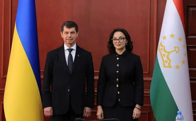 Если у Душанбе и Киева любовь, значит, Россия позволяет это