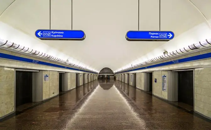 «Давайте еще портрет Зеленского на пол в метро выложим, чтоб топтать»
